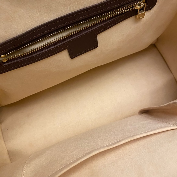 LOUIS VUITTON JOSEPHINE PATENT LEATHER SATCHEL - Picture 3 of 11